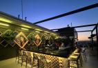 Καλοκαίρι στην ταράτσα του MEMORIES Rooftop Bar με θέα την πόλη της Λάρνακας - Κεντρική Εικόνα