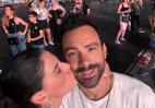 Το ζεύγος Τανιμανίδη αντάλλαξε φιλιά αγάπης στη συναυλία των Coldplay - Κεντρική Εικόνα