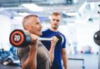 Βάρη ή λάστιχα για workout μετά τα 60; Ένας ειδικός απαντά  - Κεντρική Εικόνα