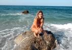 Είδαμε την Κλέλια Ανδριολάτου να κάνει γιόγκα σε ένα βράχο στη θάλασσα - Κεντρική Εικόνα