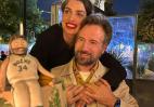 Ο Κωστής Μαραβέγιας  γιόρτασε τα γενέθλιά του αγκαλιά με τη σύζυγό του - Κεντρική Εικόνα